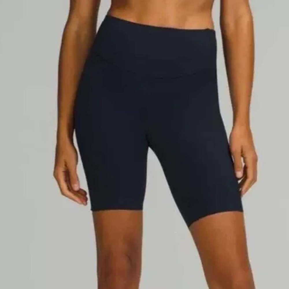 Lululemon Base Pace high rise 6" Shorts